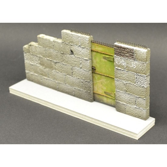 1/35 Modern/Middle Eastern Wall (3 Resin Parts+1 Decal) 1/35 Modern/Middle Eastern Wall (3 Resin Parts+1 Decal)