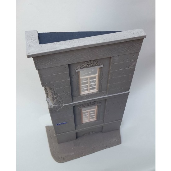 1/35 Ruined City Building w/Cracked Windows 1/35 Ruined City Building w/Cracked Windows