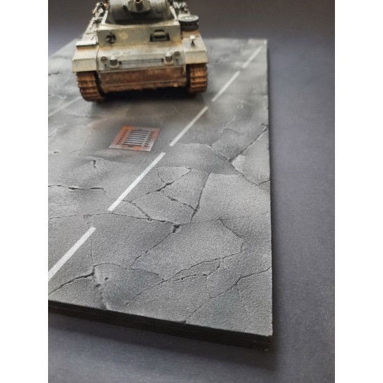 1/35 Cracked Asphalt Road (21 x 32 x 0.8cm) 1/35 Cracked Asphalt Road (21 x 32 x 0.8cm)