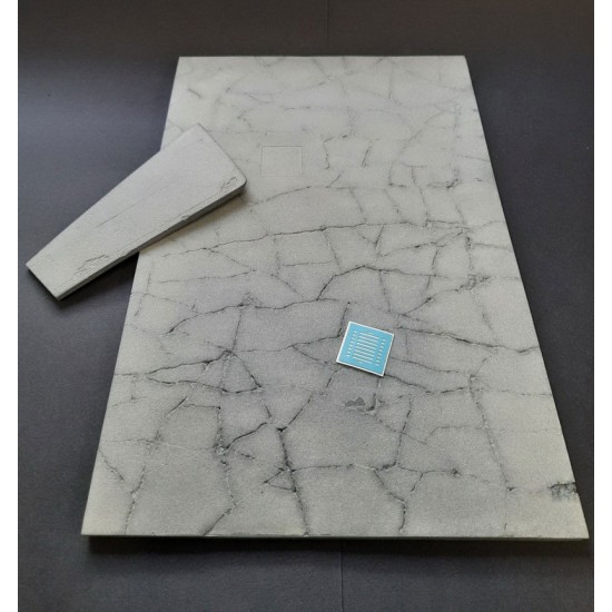 1/35 Cracked Asphalt Road (21 x 32 x 0.8cm) 1/35 Cracked Asphalt Road (21 x 32 x 0.8cm)