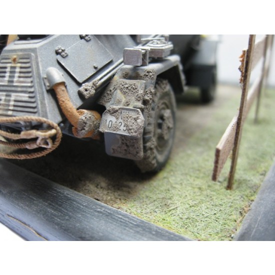 Dry Mud & Foliage Debris - Medium Brown (heavy mud with added grass, leaves, turfs) 20ml Dry Mud & Foliage Debris - Medium Brown (heavy mud with added grass, leaves, turfs) 20ml