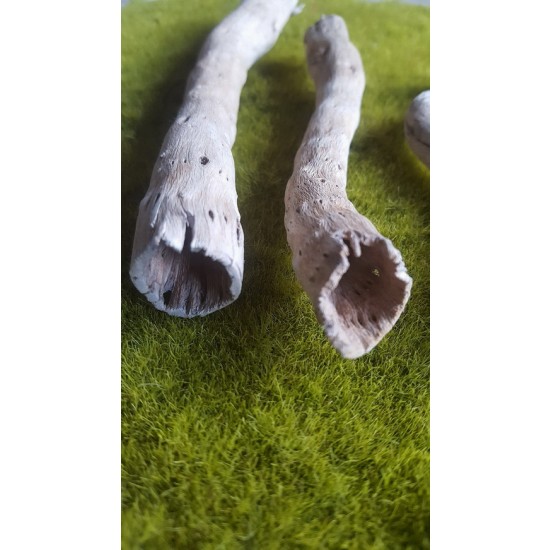 1/48 - 1/35 Dead Trees / Branches (contains 3 - 4 dead trees) 1/48 - 1/35 Dead Trees / Branches (contains 3 - 4 dead trees)