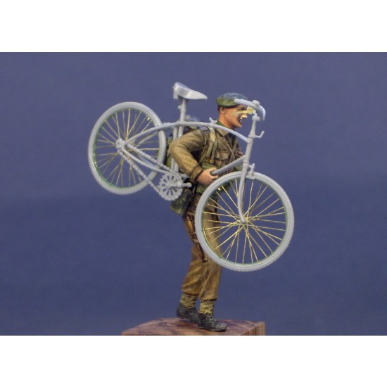 1/35 Commando No.1 June 1944 Carrying Bicycle (3 build options)(Bicycle NOT included) 1/35 Commando No.1 June 1944 Carrying Bicycle (3 build options)(Bicycle NOT included)