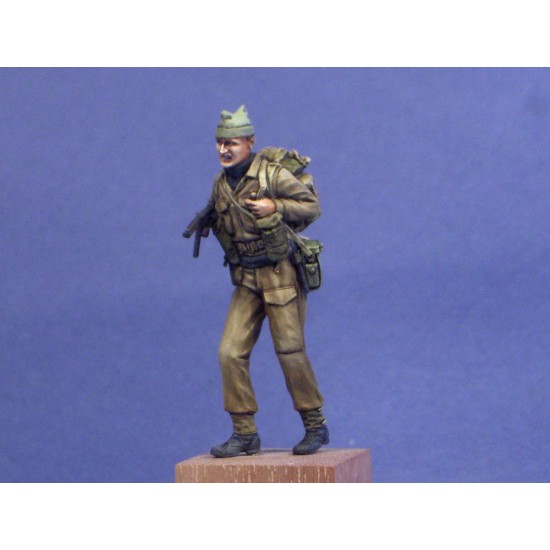 1/35 Commando No.1 June 1944 Carrying Bicycle (3 build options)(Bicycle NOT included) 1/35 Commando No.1 June 1944 Carrying Bicycle (3 build options)(Bicycle NOT included)