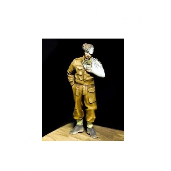 1/35 British Wounded Soldier (Standing) 1/35 British Wounded Soldier (Standing)