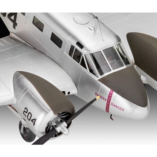 1/48 Beechcraft Model 18 Aircraft 1/48 Beechcraft Model 18 Aircraft