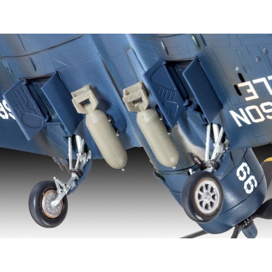 1/72 Vought F4U-4 Corsair 1/72 Vought F4U-4 Corsair