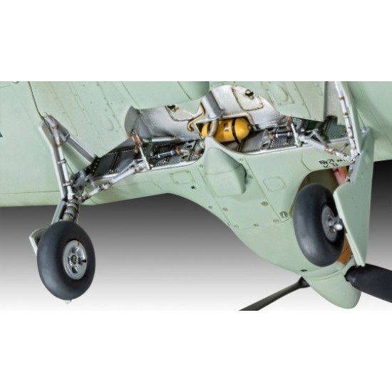 1/32 Hawker Hurricane MK IIB 1/32 Hawker Hurricane MK IIB
