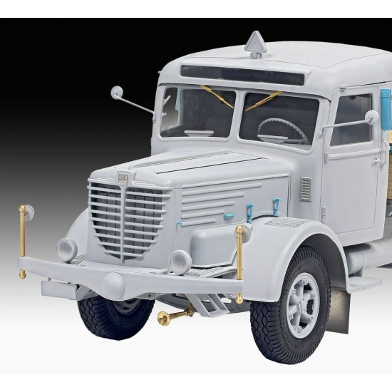 1/24 Bussing 8000 S 13 mit Trailer 1/24 Bussing 8000 S 13 mit Trailer