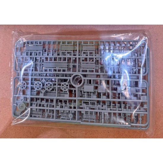 1/35 British Universal Carrier Running Gear & Tracks Set 1/35 British Universal Carrier Running Gear & Tracks Set