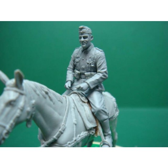 1/35 German Mounted Troops (2 Soldier Figures + 2 Horses) 1/35 German Mounted Troops (2 Soldier Figures + 2 Horses)