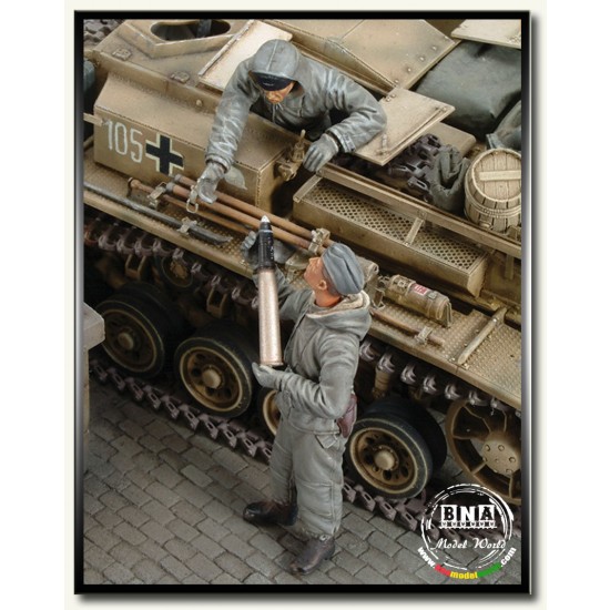 1/35 WWII German Stug III Crew (Russia 1943) 1/35 WWII German Stug III Crew (Russia 1943)