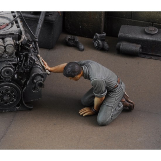 1/35 Mechanics (3 resin figures) 1/35 Mechanics (3 resin figures)