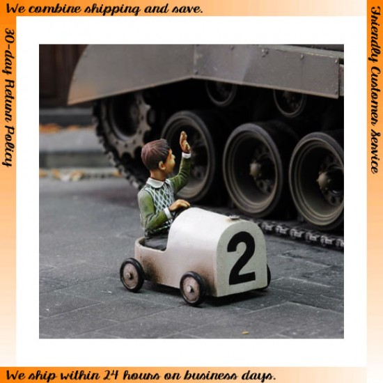 1/35 Children Playing (3 Figures) 1/35 Children Playing (3 Figures)