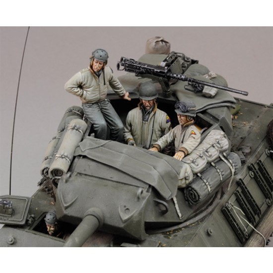 1/35 Resin M-10 US Crew (3 and a half figures) 1/35 Resin M-10 US Crew (3 and a half figures)