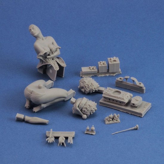 75mm Scale Pin-Up Christmas 75mm Scale Pin-Up Christmas
