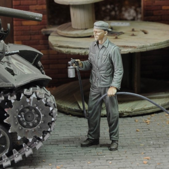 1/72 WWII Soldier Who Paints