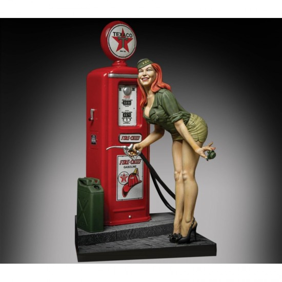 75mm Scale Pin-up at the Gas Pump 75mm Scale Pin-up at the Gas Pump