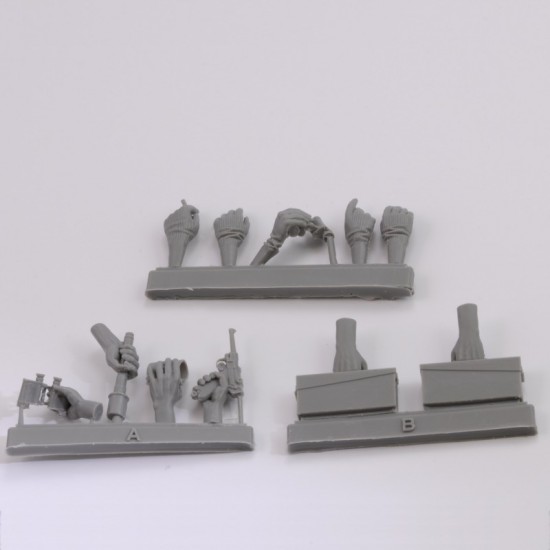 1/16 WWII Assorted German Hands set 1/16 WWII Assorted German Hands set