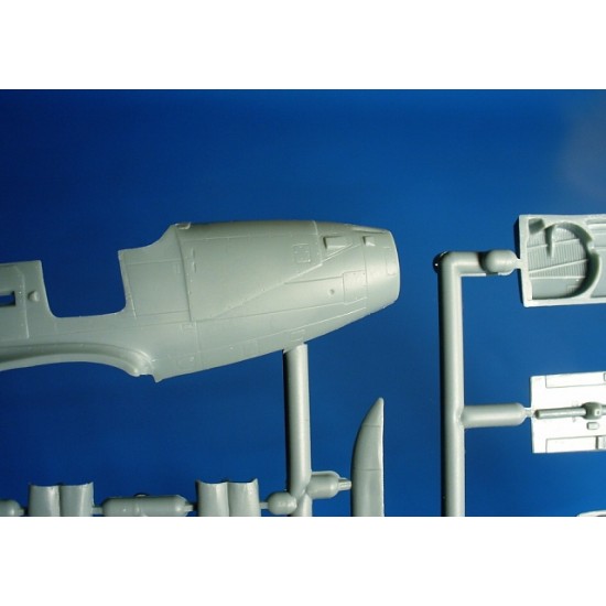 1/72 US/USSR TP-39 Q-5 Airacobra Trainer 1/72 US/USSR TP-39 Q-5 Airacobra Trainer