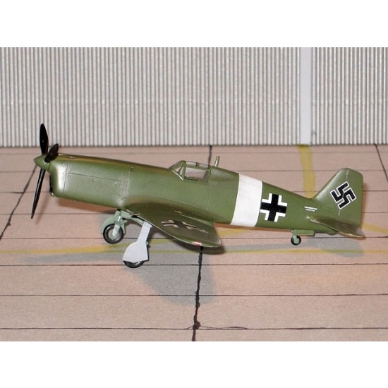 For Italy Ambrosini SAI 403 3 Decal V Luftwaffe 1:72 Plastic Model Kit