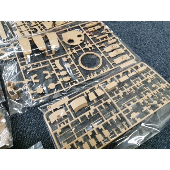 1/35 Pz.kpfw.VI Tiger I Ausf.E Early Production S.PZ.ABT.503 in Eastern Front 1943 1/35 Pz.kpfw.VI Tiger I Ausf.E Early Production S.PZ.ABT.503 in Eastern Front 1943