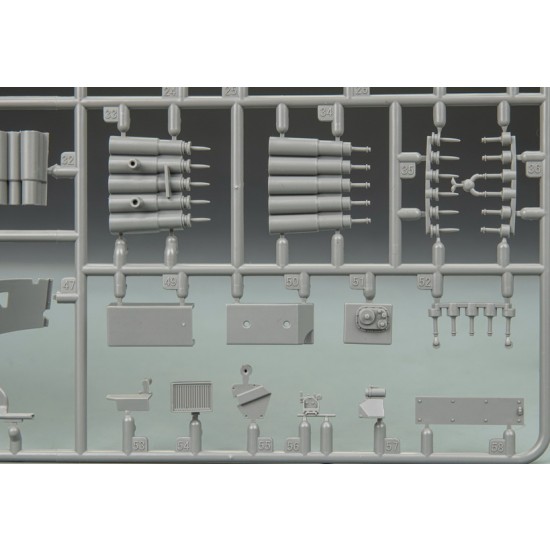 1/35 Leopard 2 A6 Main Battle Tank w/Full Interior 1/35 Leopard 2 A6 Main Battle Tank w/Full Interior