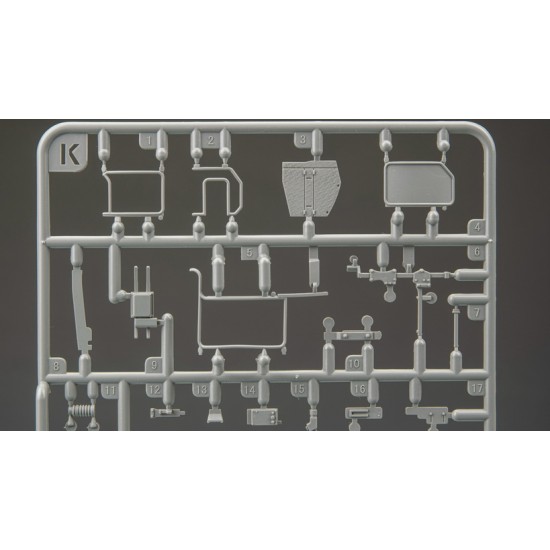 1/35 Leopard 2 A6 Main Battle Tank w/Full Interior 1/35 Leopard 2 A6 Main Battle Tank w/Full Interior