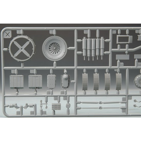 1/35 Leopard 2 A6 Main Battle Tank w/Full Interior 1/35 Leopard 2 A6 Main Battle Tank w/Full Interior