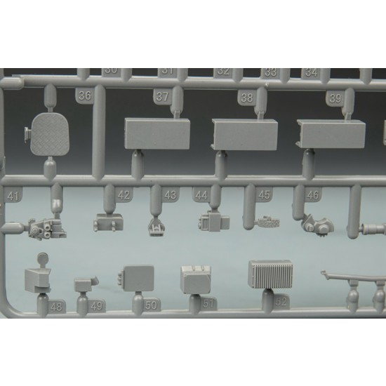 1/35 Leopard 2 A6 Main Battle Tank w/Full Interior 1/35 Leopard 2 A6 Main Battle Tank w/Full Interior
