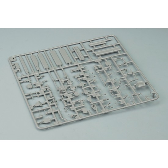 1/35 Leopard 2 A6 Main Battle Tank w/Full Interior 1/35 Leopard 2 A6 Main Battle Tank w/Full Interior