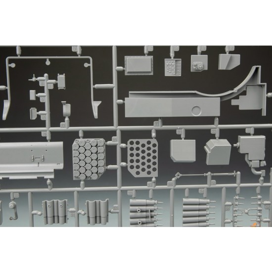 1/35 Leopard 2 A6 Main Battle Tank w/Full Interior 1/35 Leopard 2 A6 Main Battle Tank w/Full Interior
