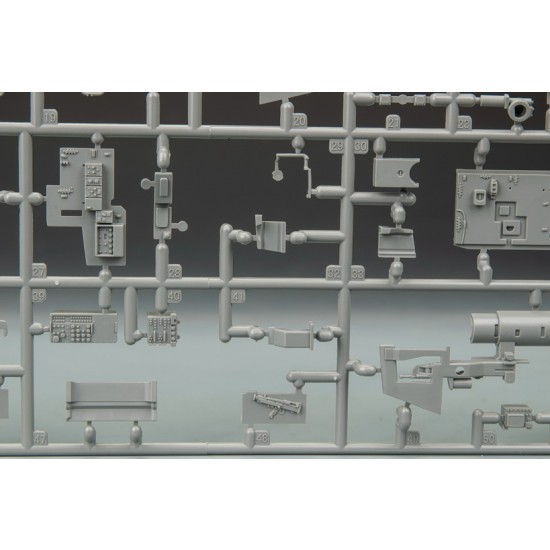 1/35 Leopard 2 A6 Main Battle Tank w/Full Interior 1/35 Leopard 2 A6 Main Battle Tank w/Full Interior