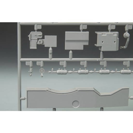 1/35 Leopard 2 A6 Main Battle Tank w/Full Interior 1/35 Leopard 2 A6 Main Battle Tank w/Full Interior