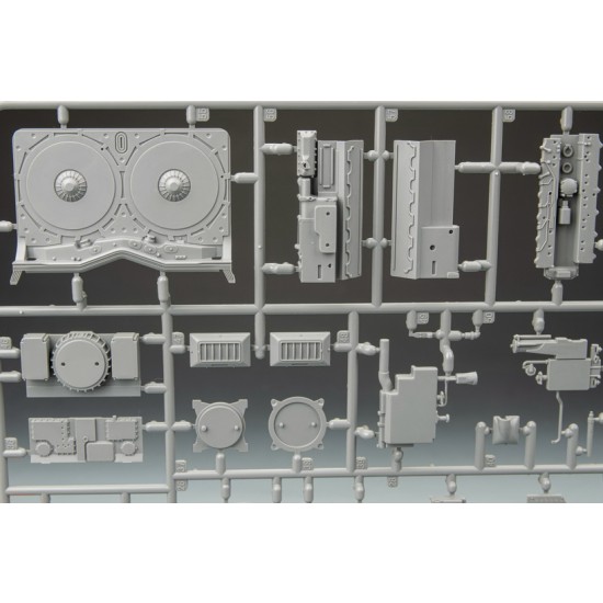 1/35 Leopard 2 A6 Main Battle Tank w/Full Interior 1/35 Leopard 2 A6 Main Battle Tank w/Full Interior