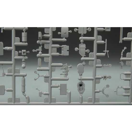 1/35 Leopard 2 A6 Main Battle Tank w/Full Interior 1/35 Leopard 2 A6 Main Battle Tank w/Full Interior