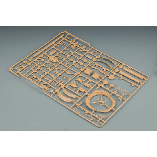 1/35 Russian Main Battle Tank T-80U 1/35 Russian Main Battle Tank T-80U