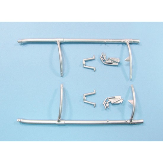 1/32 AH-1G Cobra Late Landing Gear for ICM kits (white metal) 1/32 AH-1G Cobra Late Landing Gear for ICM kits (white metal)