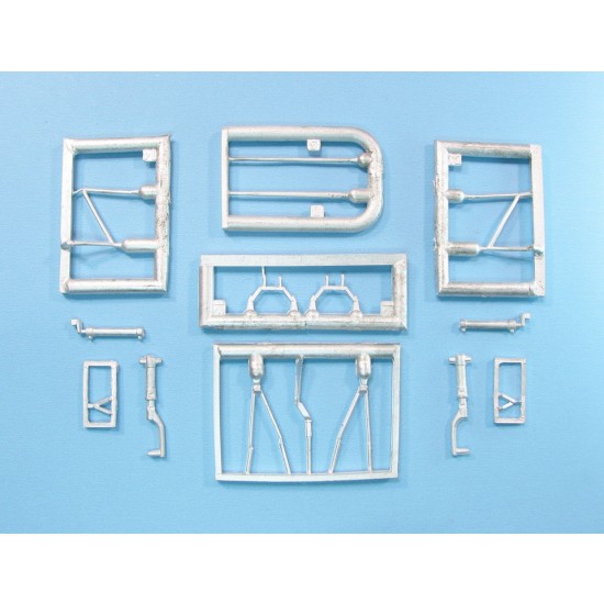 1/48 Curtiss SNC-1 Falcon II Landing Gear for Dora Wings (white metal) 1/48 Curtiss SNC-1 Falcon II Landing Gear for Dora Wings (white metal)