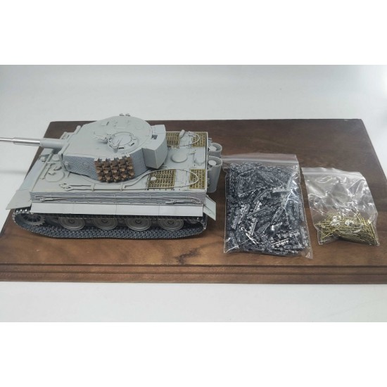 1/35 Tiger Late/Mid Metal Track Links w/Pins 1/35 Tiger Late/Mid Metal Track Links w/Pins