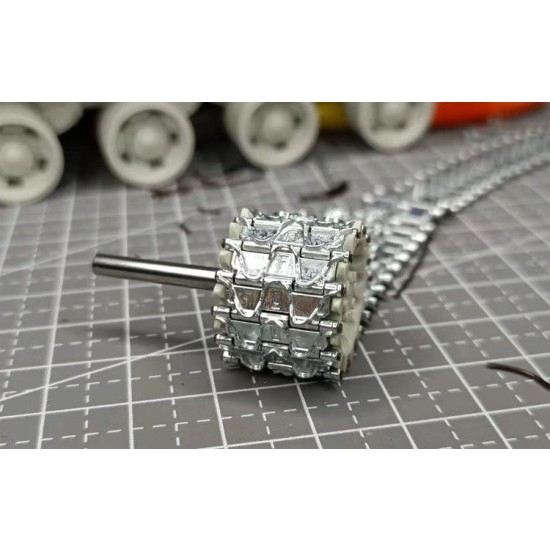 1/35 Type 15 Light Tank Metal Track Links w/Pins 1/35 Type 15 Light Tank Metal Track Links w/Pins