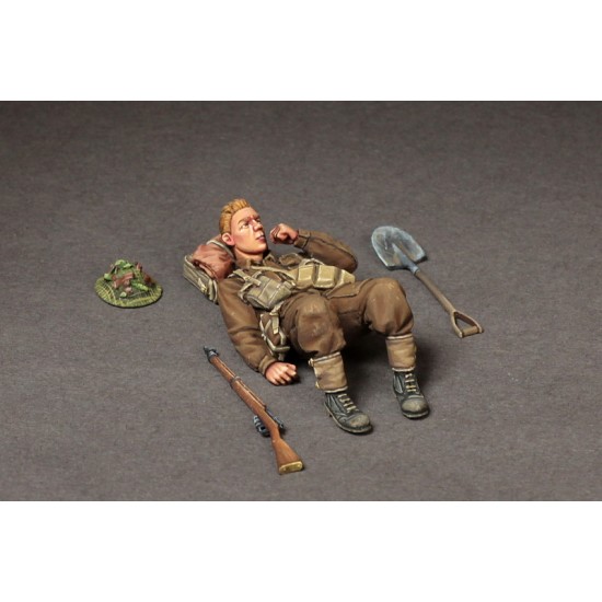 1/35 British Infantryman at Rest 1/35 British Infantryman at Rest