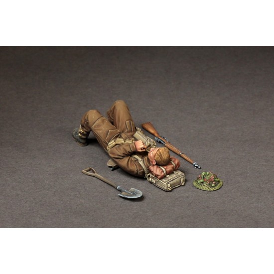 1/35 British Infantryman at Rest 1/35 British Infantryman at Rest