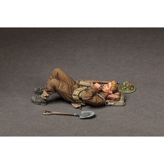 1/35 British Infantryman at Rest 1/35 British Infantryman at Rest