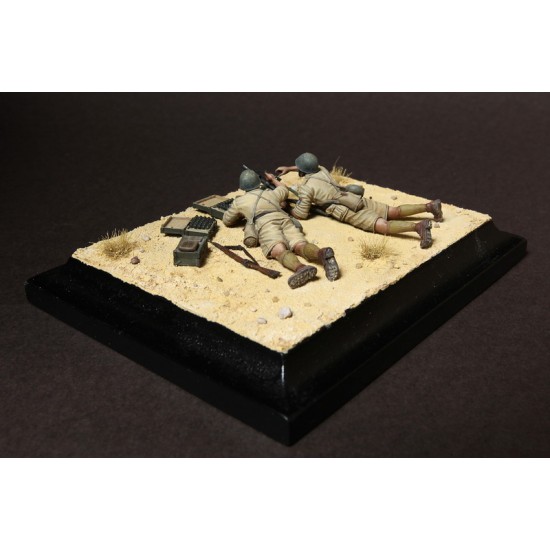 1/35 Italian 45mm Mortar Brixia Team (2 figures with mortar) 1/35 Italian 45mm Mortar Brixia Team (2 figures with mortar)
