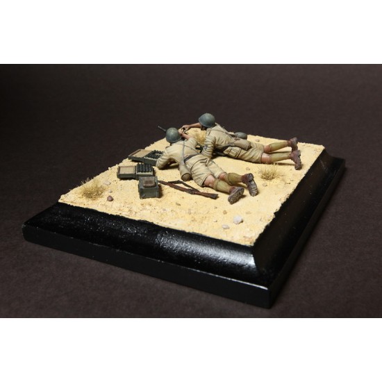 1/35 Italian 45mm Mortar Brixia Team (2 figures with mortar) 1/35 Italian 45mm Mortar Brixia Team (2 figures with mortar)