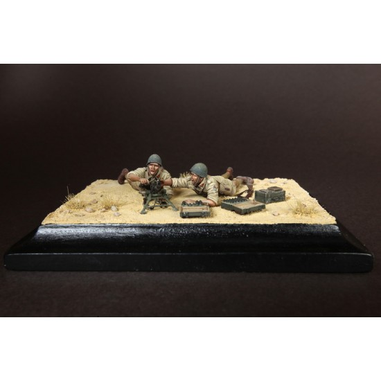 1/35 Italian 45mm Mortar Brixia Team (2 figures with mortar) 1/35 Italian 45mm Mortar Brixia Team (2 figures with mortar)