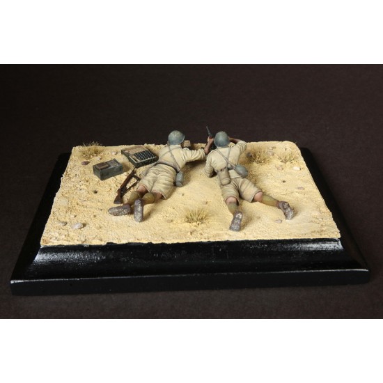 1/35 Italian 45mm Mortar Brixia Team (2 figures with mortar) 1/35 Italian 45mm Mortar Brixia Team (2 figures with mortar)