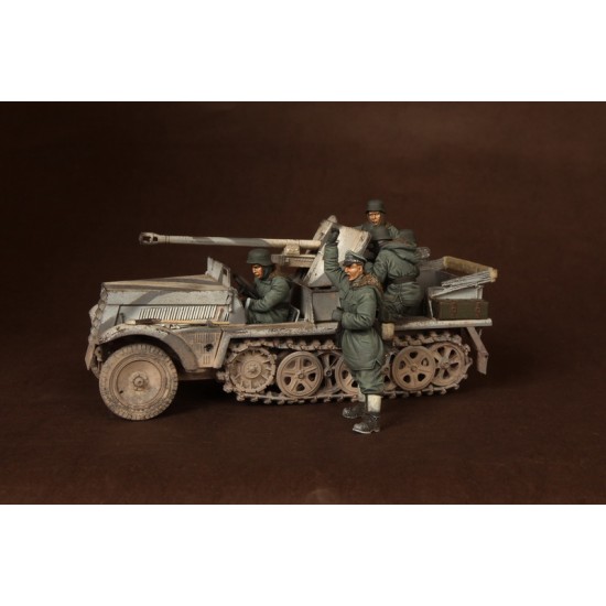 1/35 5cm Pak 38 (Sf) auf Zugkraftwagen 1t Crew for Dragon Kit #6719 (5 figures) 1/35 5cm Pak 38 (Sf) auf Zugkraftwagen 1t Crew for Dragon Kit #6719 (5 figures)