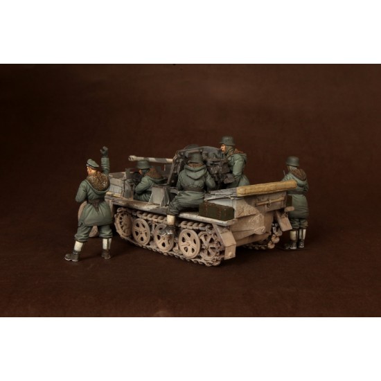 1/35 5cm Pak 38 (Sf) auf Zugkraftwagen 1t Crew for Dragon Kit #6719 (5 figures) 1/35 5cm Pak 38 (Sf) auf Zugkraftwagen 1t Crew for Dragon Kit #6719 (5 figures)